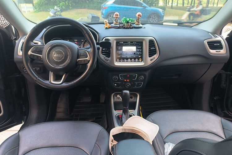 Jeep 指南者 2017款 200T 自动家享版中控内饰12