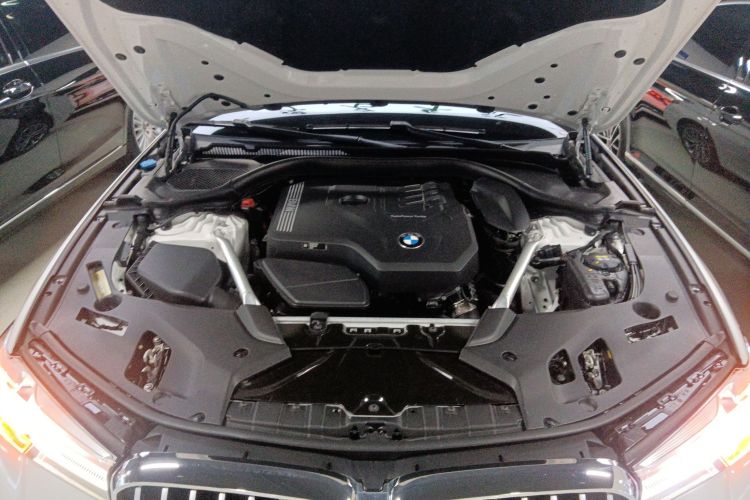 宝马5系 2022款 改款 525Li M运动套装机舱底盘24