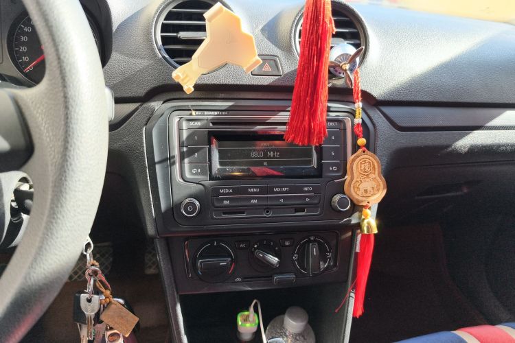 大众 捷达 2015款 1.6L 自动时尚型中控内饰16