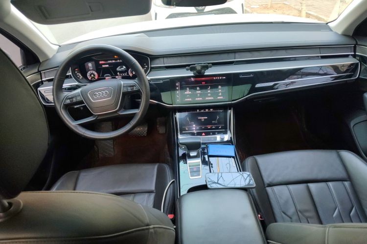 奥迪A8 2018款 A8L 55 TFSI quattro投放版精英型中控内饰12