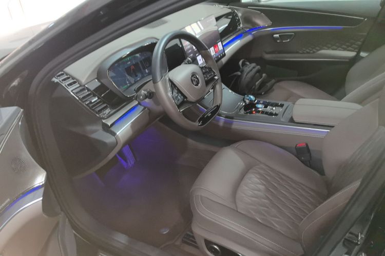 比亚迪 汉 2024款 DM-i 荣耀版 121KM 尊享型中控内饰19