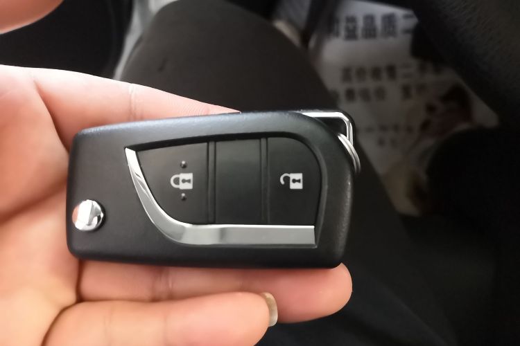 丰田 卡罗拉锐放 2023款 2.0L 先锋版中控内饰7001