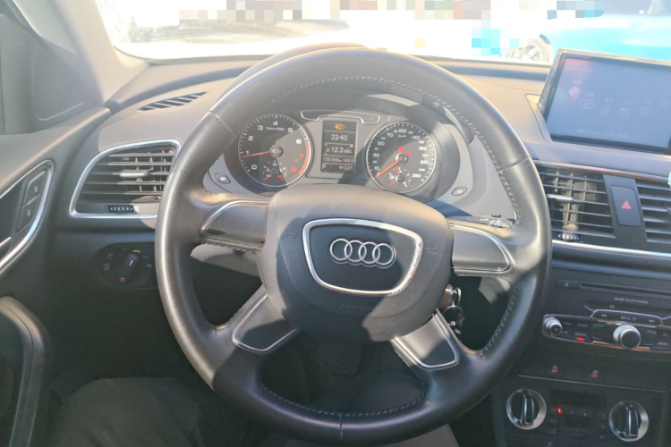 奥迪Q3 2013款 35 TFSI 进取型中控内饰13