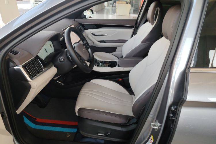 比亚迪 宋PLUS新能源 2025款 DM-i 智驾版 112KM 尊贵型中控内饰19