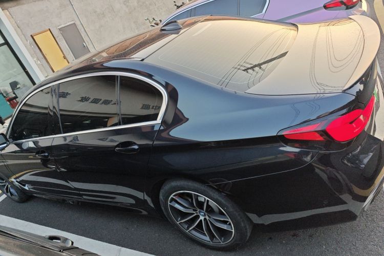 宝马5系新能源 2022款 535Le M运动套装车身外观4