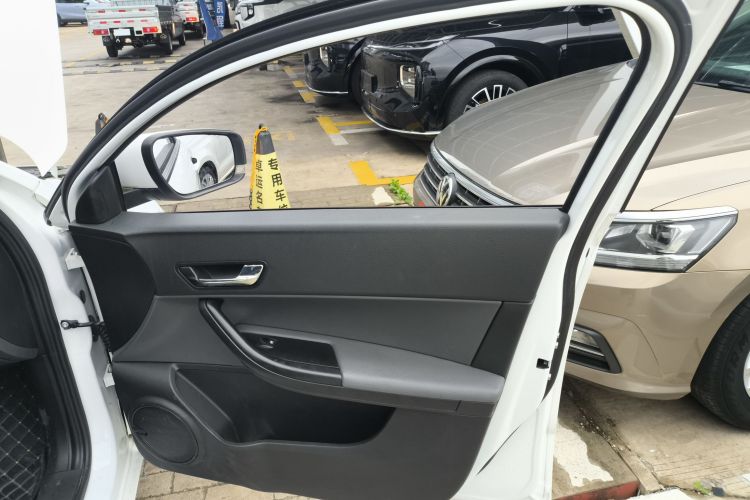 观致3 2021款 3S 三厢 1.5T CVT领先型中控内饰42