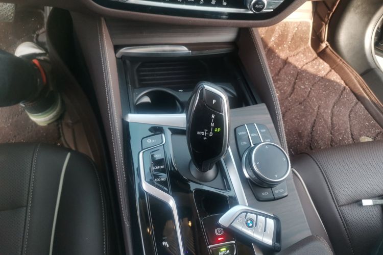 宝马5系 2021款 改款 530Li 领先型 豪华套装局部细节18