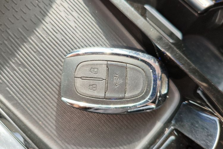 上汽大通MAXUS 大通G50 2023款 PLUS 1.5T 幸福推荐自动启航版中控内饰11