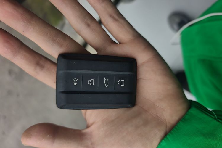 坦克300 2024款 2.0T 征服者中控内饰7001