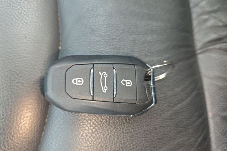 雪铁龙C4L 2014款 1.8L 智驱版 自动劲智型中控内饰11