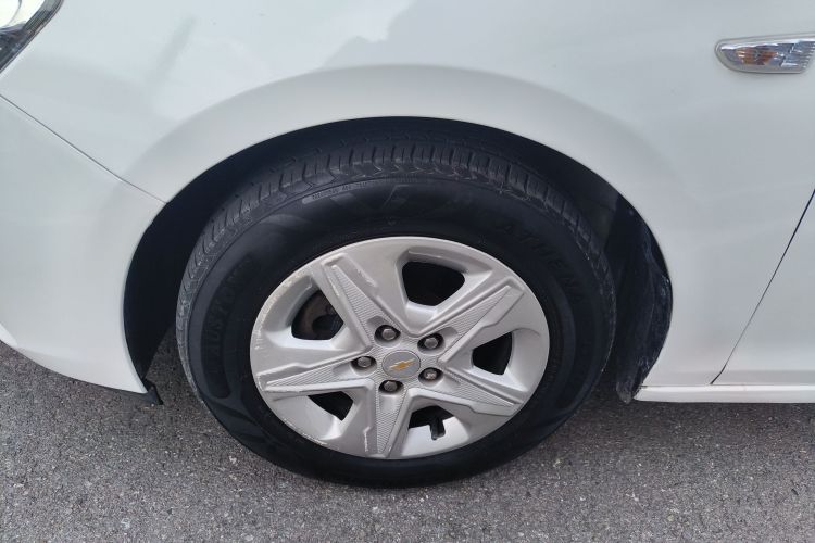 雪佛兰 科沃兹 2019款 320 自动欣享天窗版车身外观35