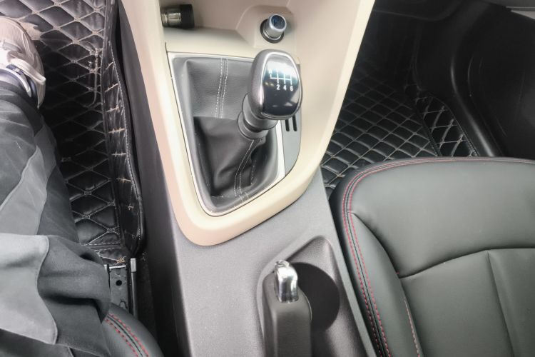 别克 英朗 2018款 15T 手动精英型 国V中控内饰18