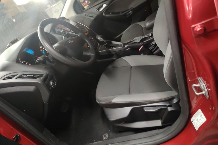 福特 福克斯 2012款 两厢 1.6L 自动舒适型局部细节19