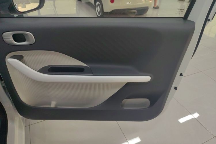 吉利汽车 熊猫 2025款 210km 元气熊中控内饰7005