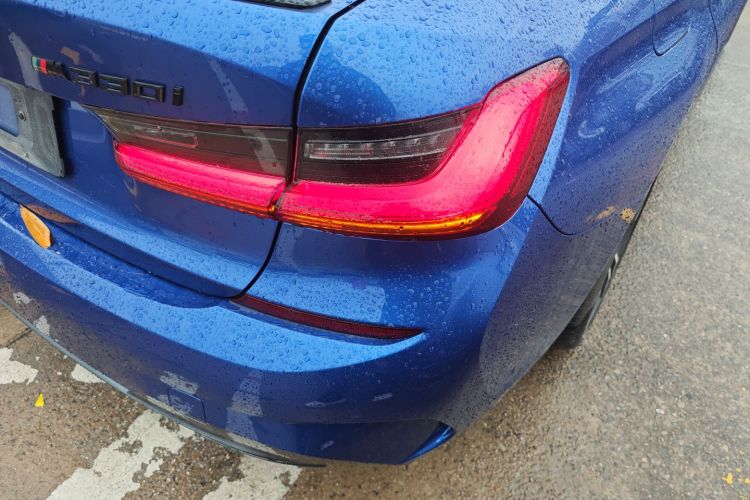 宝马3系 2021款 330i M运动曜夜套装车身外观9