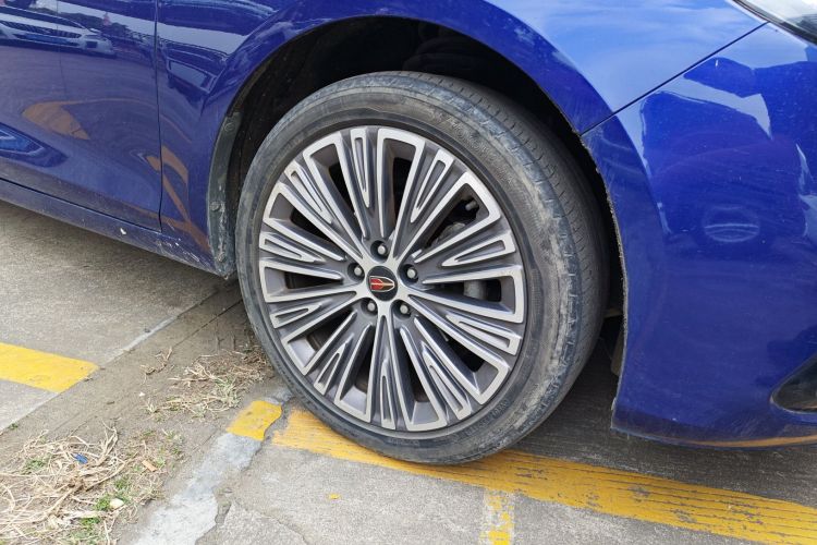 红旗H5 2022款 经典款 改款 1.5T DCT旗韵版车身外观10