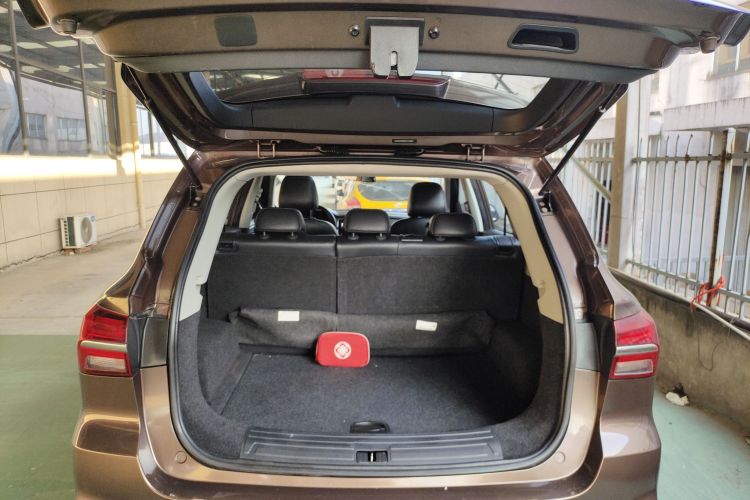 荣威RX5 2016款 20T 两驱自动互联网智享版机舱底盘23