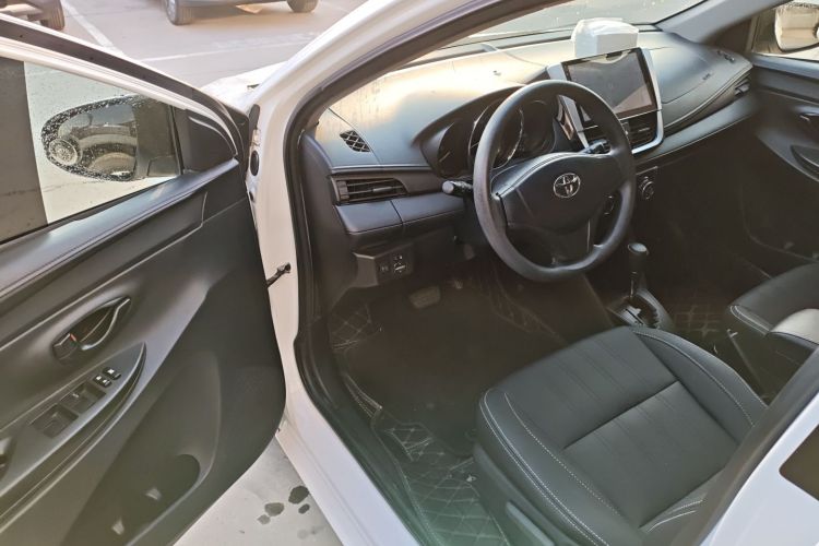 丰田 威驰FS 2017款 1.5L CVT锋驰版中控内饰20