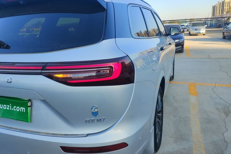 鸿蒙智行 问界M7 2024款 1.5T 智驾四驱Max版 5座车身外观9