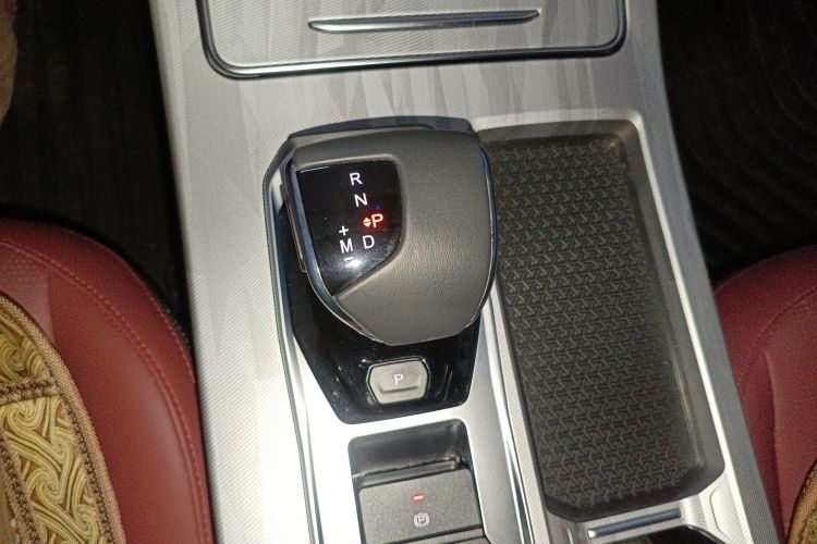 捷途X70 PLUS 2023款 1.5T DCT勇者PLUS 5座中控内饰18