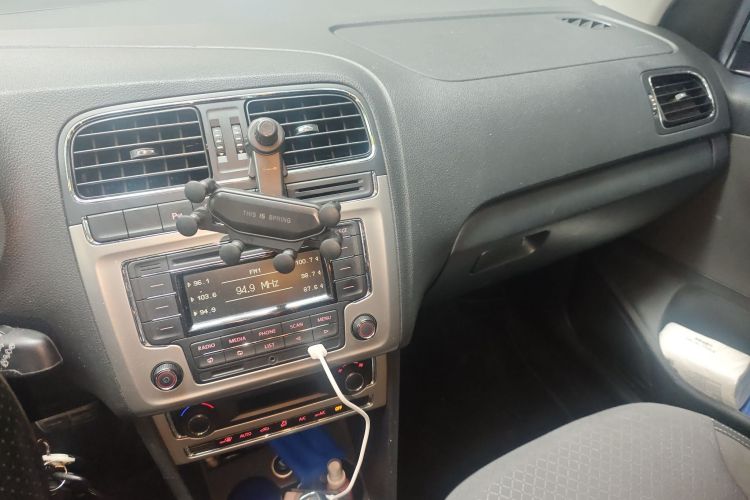 大众 2014款 1.6L Cross Polo 自动中控内饰16