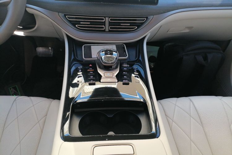 腾势D9 2022款 DM-i 970 四驱旗舰型中控内饰18