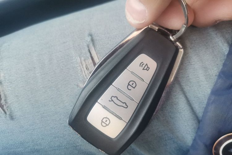 吉利汽车 帝豪 2021款 UP 1.5L 手动豪华型中控内饰11