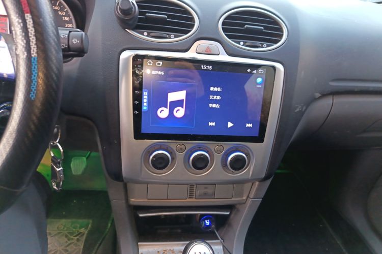 福特 福克斯 2013款 两厢经典 1.8L 手动基本型中控内饰16