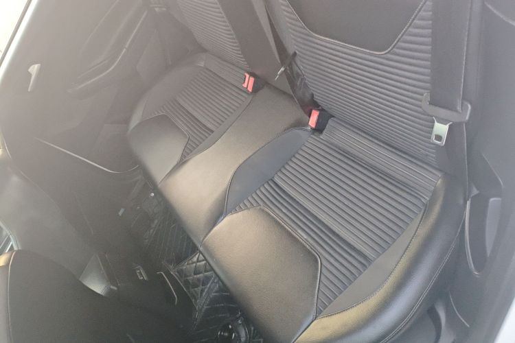 福特 福克斯 2018款 两厢经典 1.6L 自动风尚型智行版中控内饰21