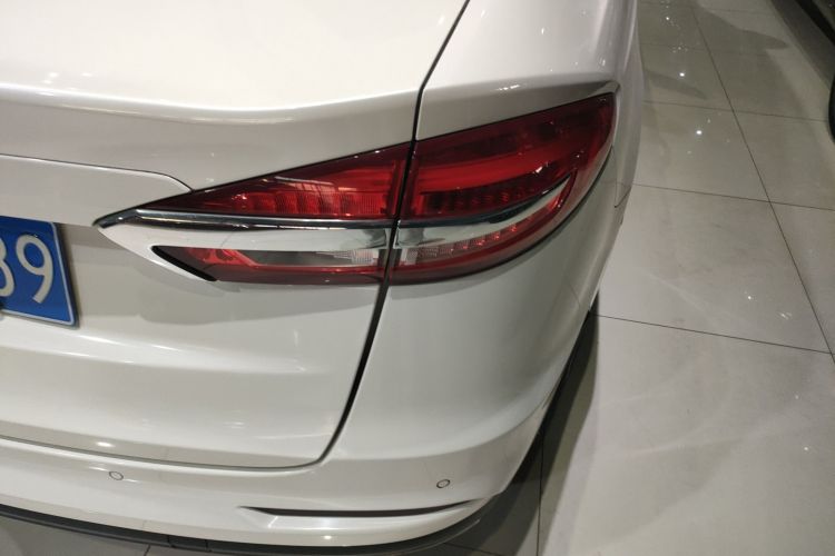 福特 蒙迪欧 2018款 EcoBoost 200 智控豪华型 国VI车身外观9