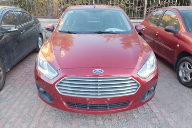 福特 福睿斯 2015款 1.5L 手动舒适型车身外观2