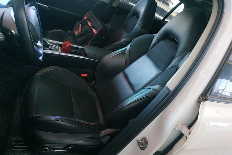 领克01 2017款 2.0T 四驱劲Pro版中控内饰19