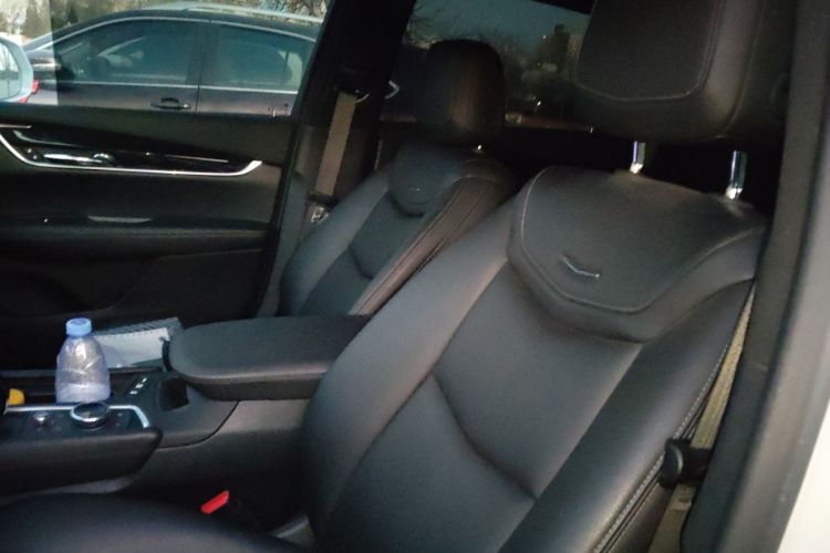 凯迪拉克XT5 2020款 改款 28T 豪华型中控内饰19