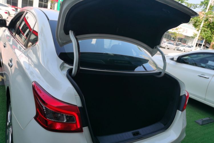 日产 轩逸 2022款 经典 1.6XE CVT舒适版机舱底盘23