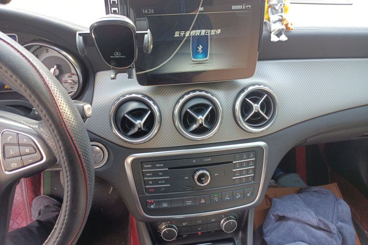 奔驰GLA 2016款 GLA 220 4MATIC 时尚型中控内饰16