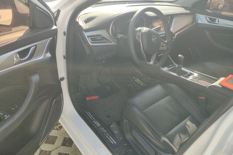 长安 逸动 2018款 1.6L GDI 手动时尚型中控内饰20