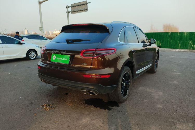 众泰SR9 2017款 2.0T 自动极致之梦版车身外观7