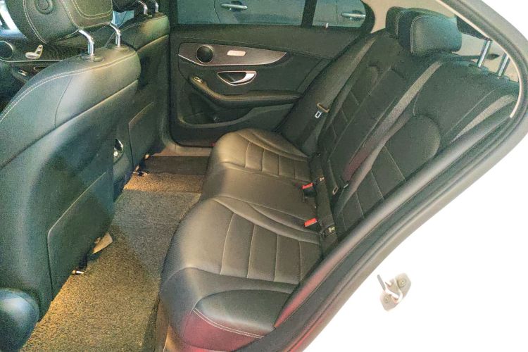 奔驰C级 2015款 改款 C 180 L 运动型中控内饰21