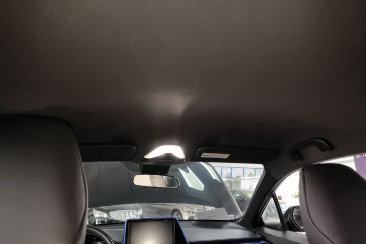 丰田C-HR 2018款 2.0L 领先特别版 国V中控内饰22