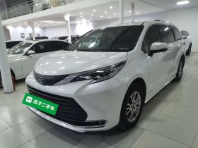 丰田 赛那SIENNA 2023款 2.5L混动 舒适版