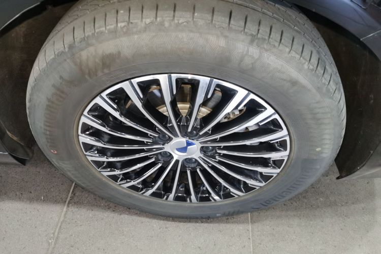 腾势D9 2024款 DM-i 980 四驱旗舰型车身外观6007