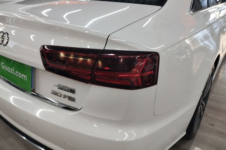 奥迪A6L 2016款 30 FSI 舒适型车身外观9