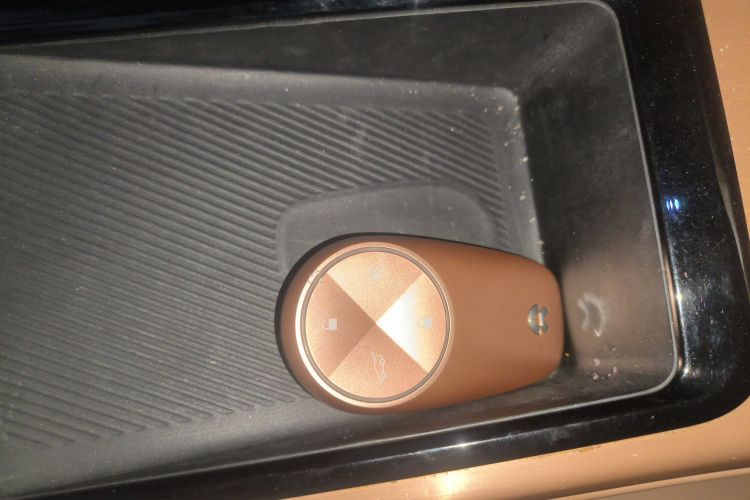 蔚来ES8 2018款 创始版中控内饰11