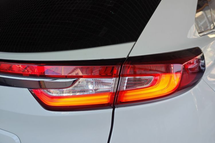 本田UR-V 2017款 370TURBO 两驱尊贵版 国V车身外观6006