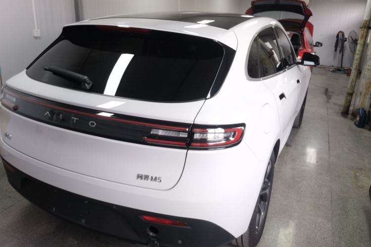 鸿蒙智行 问界M5 2022款 增程后驱标准版车身外观7