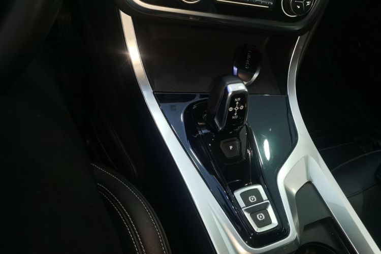 领克01 2017款 2.0T 两驱型Pro版局部细节18