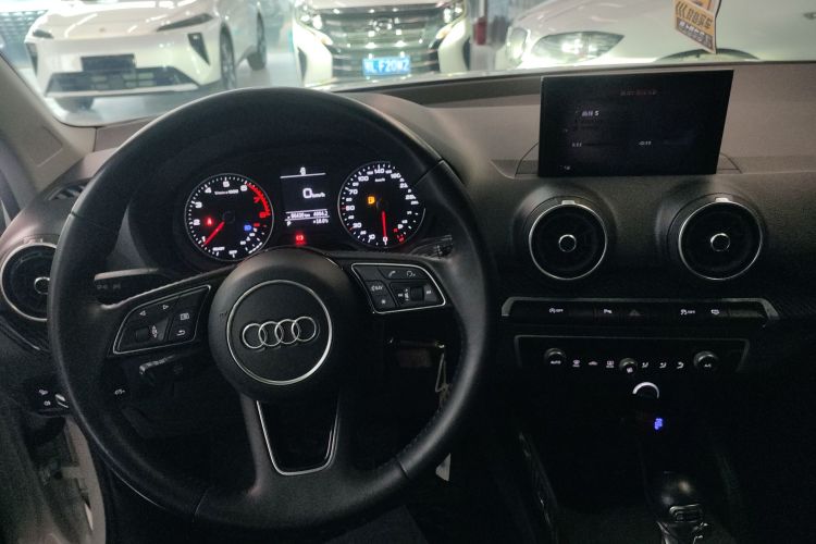 奥迪Q2L 2018款 35 TFSI 时尚致雅型 国V中控内饰12
