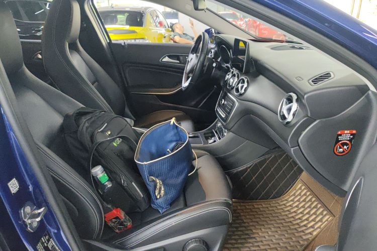 奔驰GLA 2018款 GLA 200 动感型局部细节41