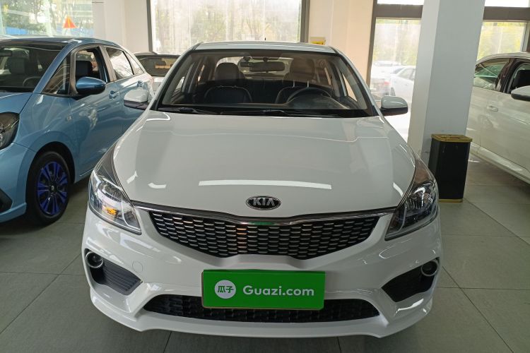 起亚K2 2017款 三厢 1.4L AT GLS车身外观2