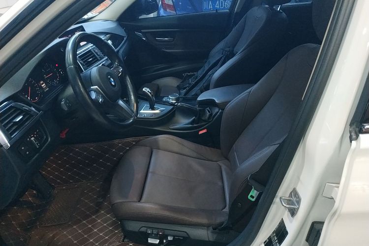 宝马3系 2019款 320Li M运动套装中控内饰19